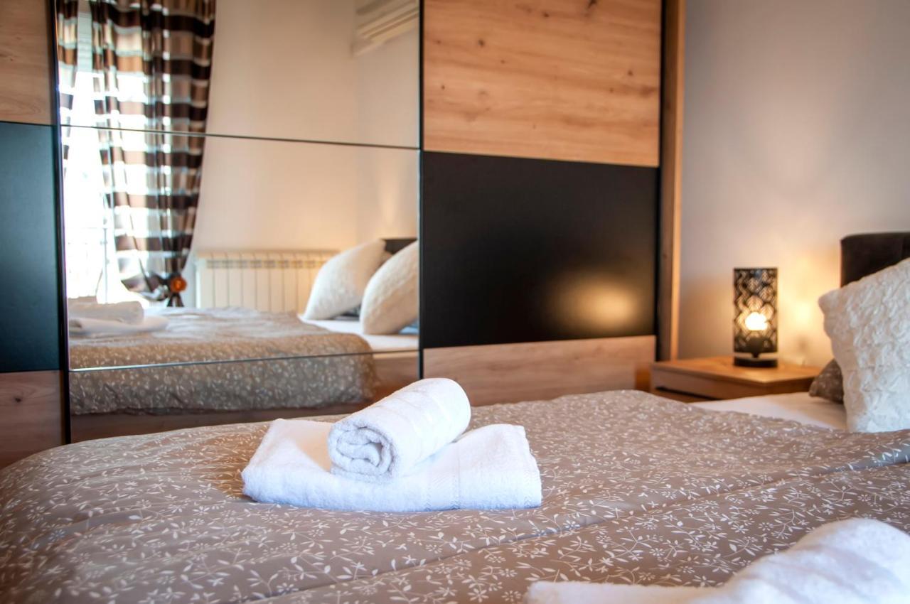 Lea'S Apartment Ровин Екстериор снимка