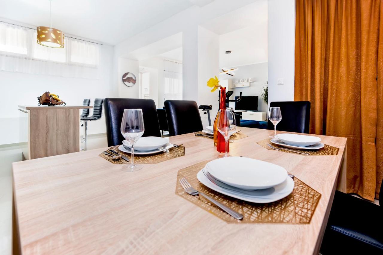 Lea'S Apartment Ровин Екстериор снимка