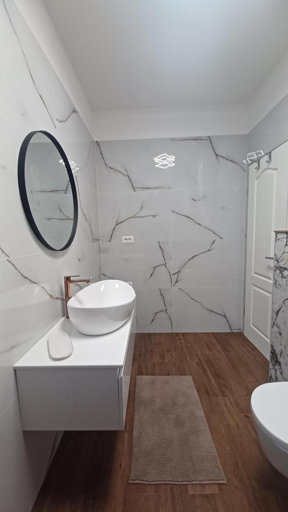 Lea'S Apartment Ровин Екстериор снимка